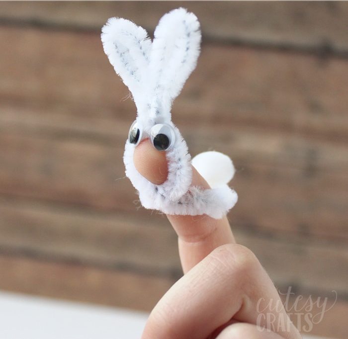 easter pipe cleaner craft: bunny finger puppets